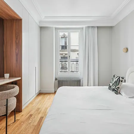 Magnificent Flat - 2br 6p - Champs Elysees Paris