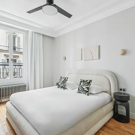 Magnificent Flat - 2br 6p - Champs Elysees Paris