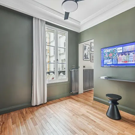 Magnificent Flat - 2br 6p - Champs Elysees Apartment